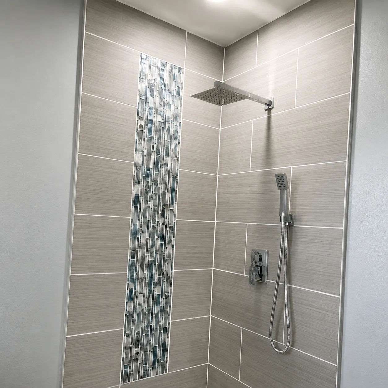 Ducha en porcelanato con mosaico